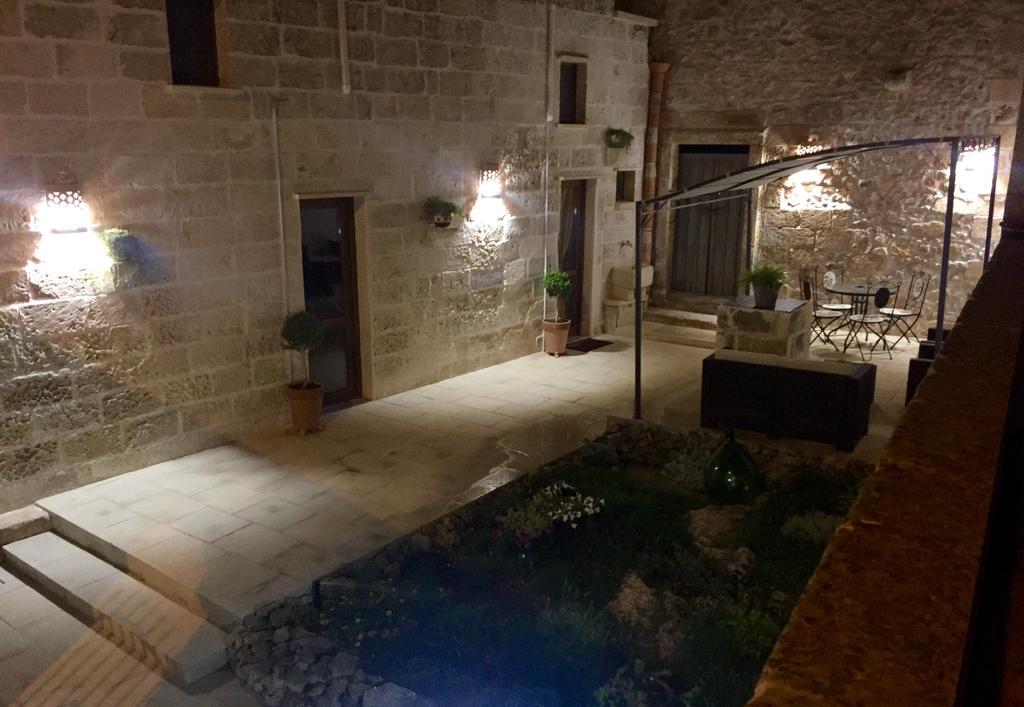 Corte Grika Martano Luaran gambar