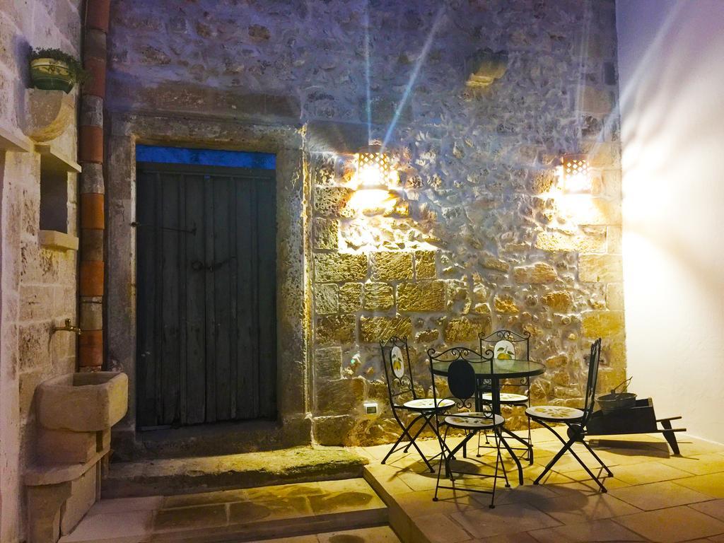 Corte Grika Martano Luaran gambar